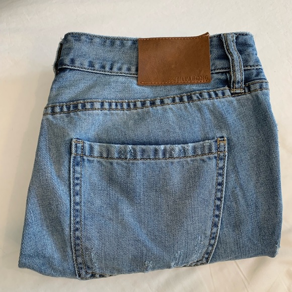 Distressed Billabong Jeans - Picture 3 of 5